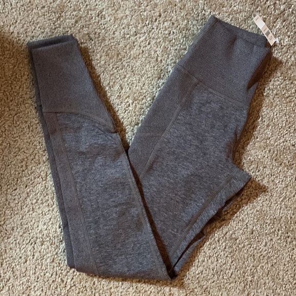 Offline by Aerie Women’s The Hugger Legging Size XS Long NWT deep discount - Picture 6 of 8